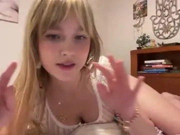 Chaturbate Watch Live Sex Cams of kittengirlxo