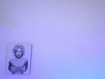 Chaturbate Live Sex Cam of millie_bobby_