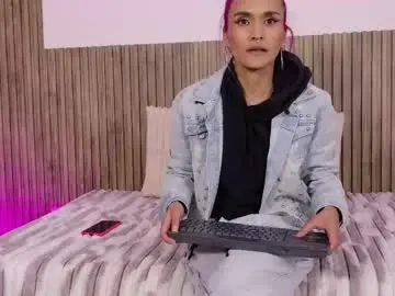Chaturbate Live Sex Cam of badangel_xxx