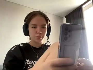 Chaturbate Live Sex Cam of machellebazaldua