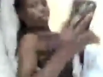 Chaturbate Sex Chat of pretty_petite_ebony