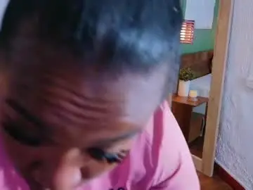 Chaturbate Live Sex Cam of curvyebonyy_