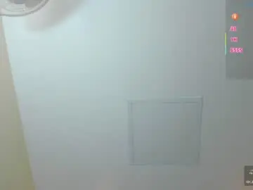 Chaturbate Live Sex Cam of magievans1