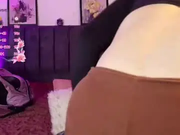 Chaturbate Free Porn Cam of mia_collins_21