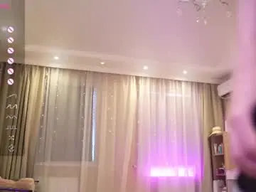 Chaturbate Live Sex Cam of queenelia