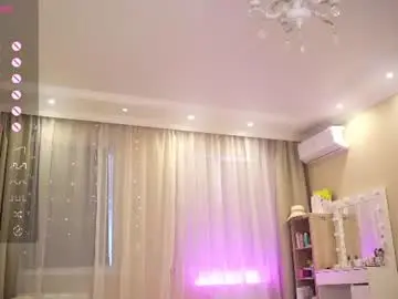 Chaturbate Best live sex cam show of queenelia