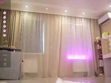 Chaturbate Live Sex Cam of queenelia