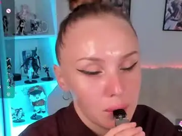 Chaturbate Live Sex Cam of lushcherry