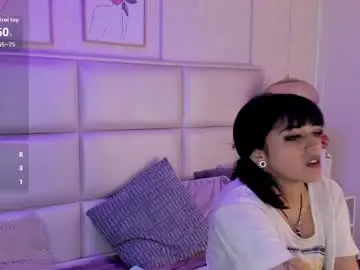 Chaturbate Live Sex Cam of xara_u
