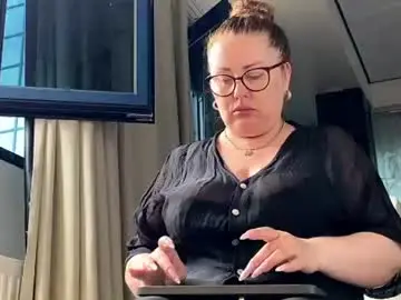 Chaturbate Nude Webcam of mommy_goddess
