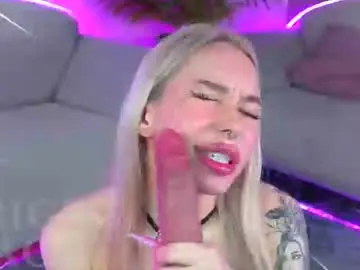 Chaturbate Free Porn Cam of nikkisilk