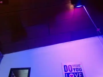 Chaturbate Live Sex Cam of domink_gilr