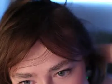 Chaturbate Live Sex Cam of elsasquirt