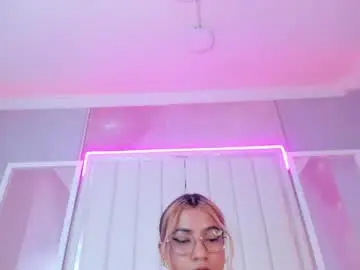Chaturbate Best live sex cam show of evaa_honey