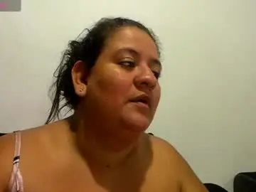 Chaturbate Free Porn Cam of emilyycurvy_