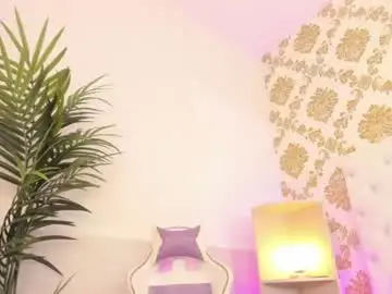 Chaturbate Best live sex cam show of ema_lambert