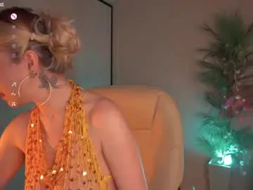 Chaturbate Live Sex Cam of mia_milagros