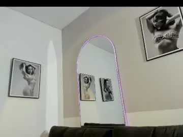Chaturbate Live Porn of olivia_collisn