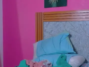 Chaturbate Free Porn Cam of curvyhomebebe