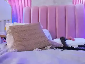 Chaturbate Live Sex Cam of renatapeach