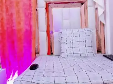 Chaturbate Sex Cam of naomi_curvy69