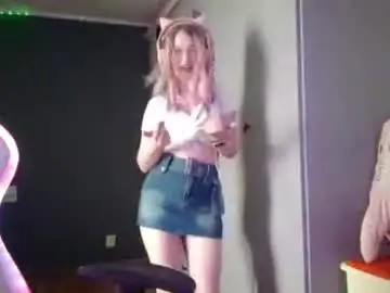 Chaturbate Live Sex Cam of lomamcmeen