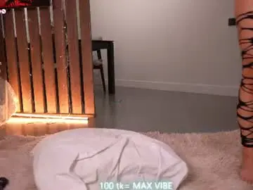 Chaturbate Live Sex Cam of mon1_day