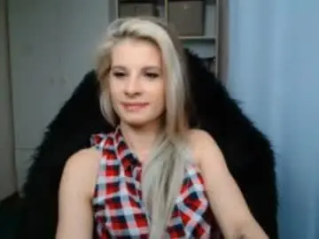 Chaturbate Live Sex Cam of kristineamore