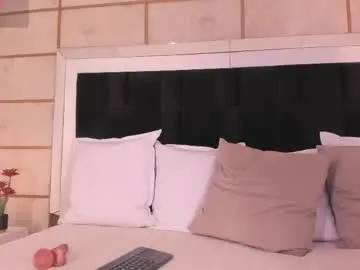 Chaturbate Live Sex Cam of crysta_lrose_