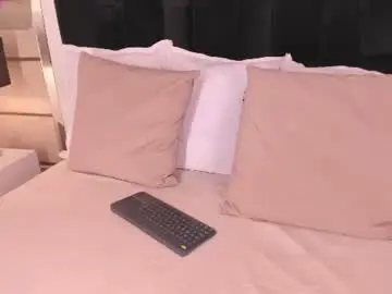 Chaturbate Live Sex Cam of crysta_lrose_
