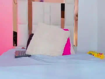 Chaturbate Nude Webcam of roxy_sexy69