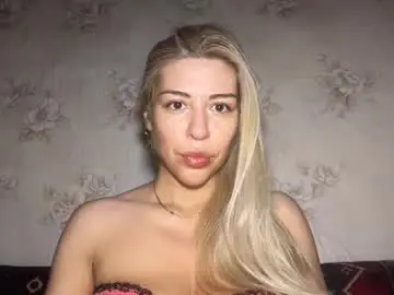 Chaturbate Live Sex Cam of luxsonyastar