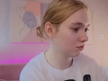 Chaturbate Live Sex Cam of alisa_lesly