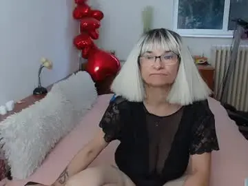 Chaturbate Live Sex Cam of milfdolores