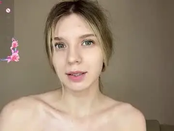 Chaturbate Live Sex Cam of chloe_show