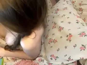 Chaturbate Live Sex Cam of celinaimmel