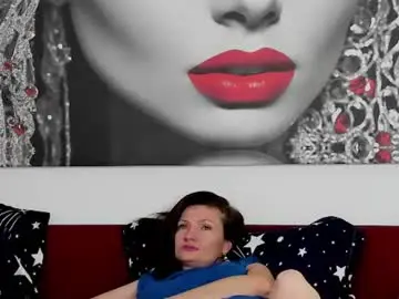 Chaturbate Live Sex Cam of illegalbeauty87