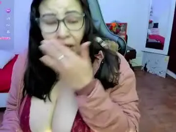 Chaturbate Live Sex of esmeralda_milf1