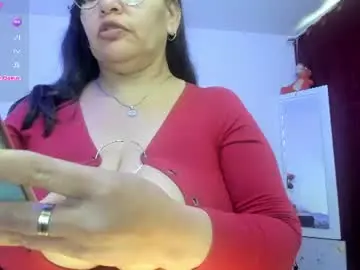 Chaturbate Sex Chat of esmeralda_milf1