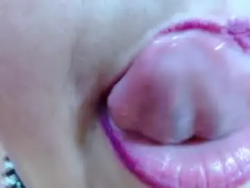 Chaturbate Best live sex cam show of kerly_doll