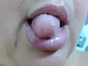 Chaturbate Live Sex Cam of kerly_doll
