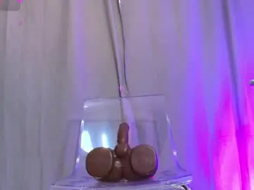 Chaturbate Adult Video Chat of coralkihot