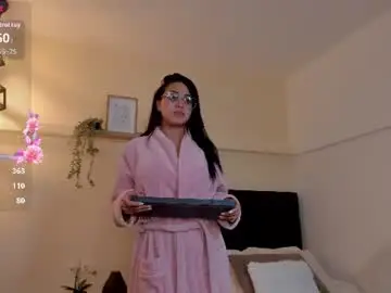Chaturbate Live Sex Cam of lucia_brown_