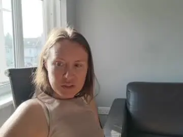 Chaturbate Free Live Porn of eatmypie69