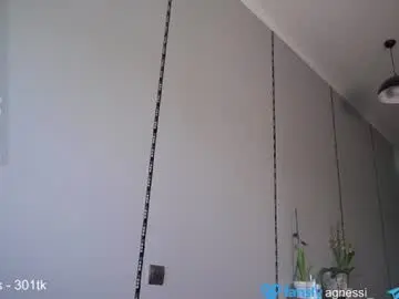 Chaturbate Live Sex Cam of agnessi_