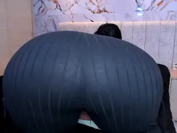 Chaturbate Live Sex of kiana_cream