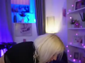 Chaturbate Live Porn of lucy_cutie_