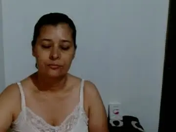 Chaturbate Free Live Porn of adriana_milf