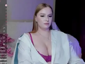 Chaturbate Live Sex Cam of michellemilerr