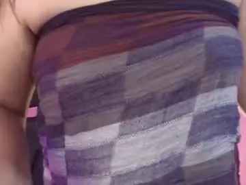 Chaturbate Free Porn Cam of carolmiss_79